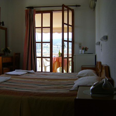 Liberty II Hotel Agia Marina  Екстериор снимка