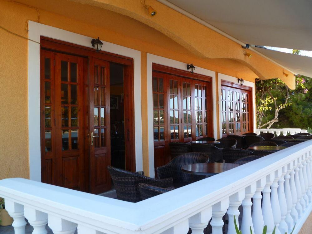 Liberty II Hotel Agia Marina  Екстериор снимка