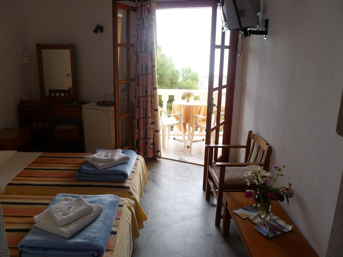 Liberty II Hotel Agia Marina  Стая снимка