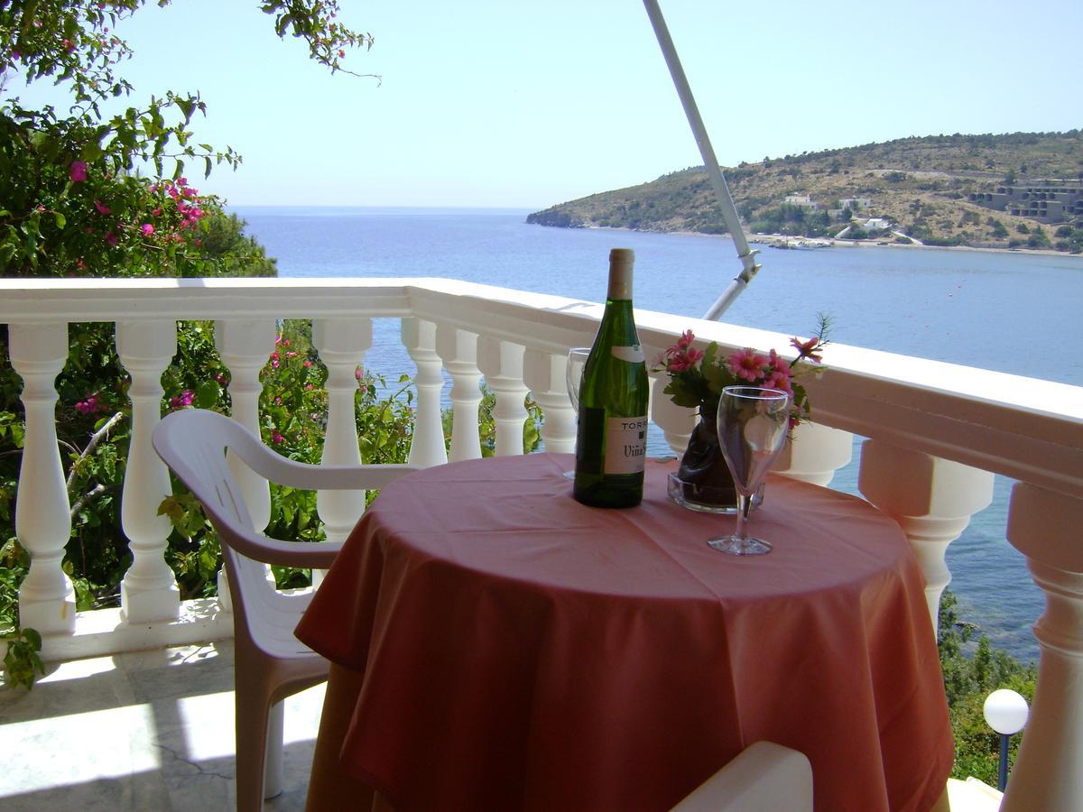 Liberty II Hotel Agia Marina  Екстериор снимка