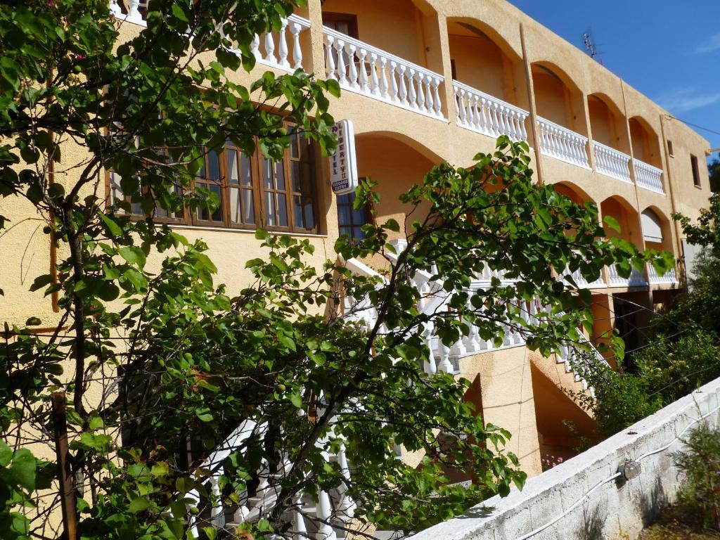 Liberty II Hotel Agia Marina  Екстериор снимка